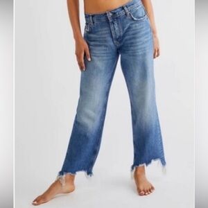 Free People We The Free Maggie Mid-Rise Distressed Blue Jeans 31